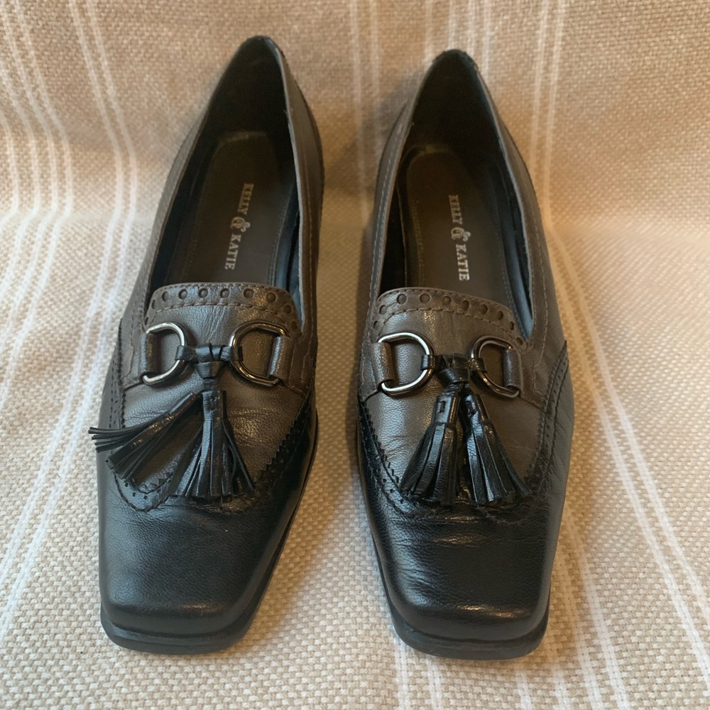 Kelly & Katie leather loafers size 6.5